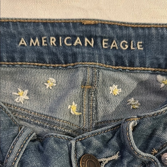 American Eagle Outfitters Women's Blue Distressed Jeans - Picture 3 of 6